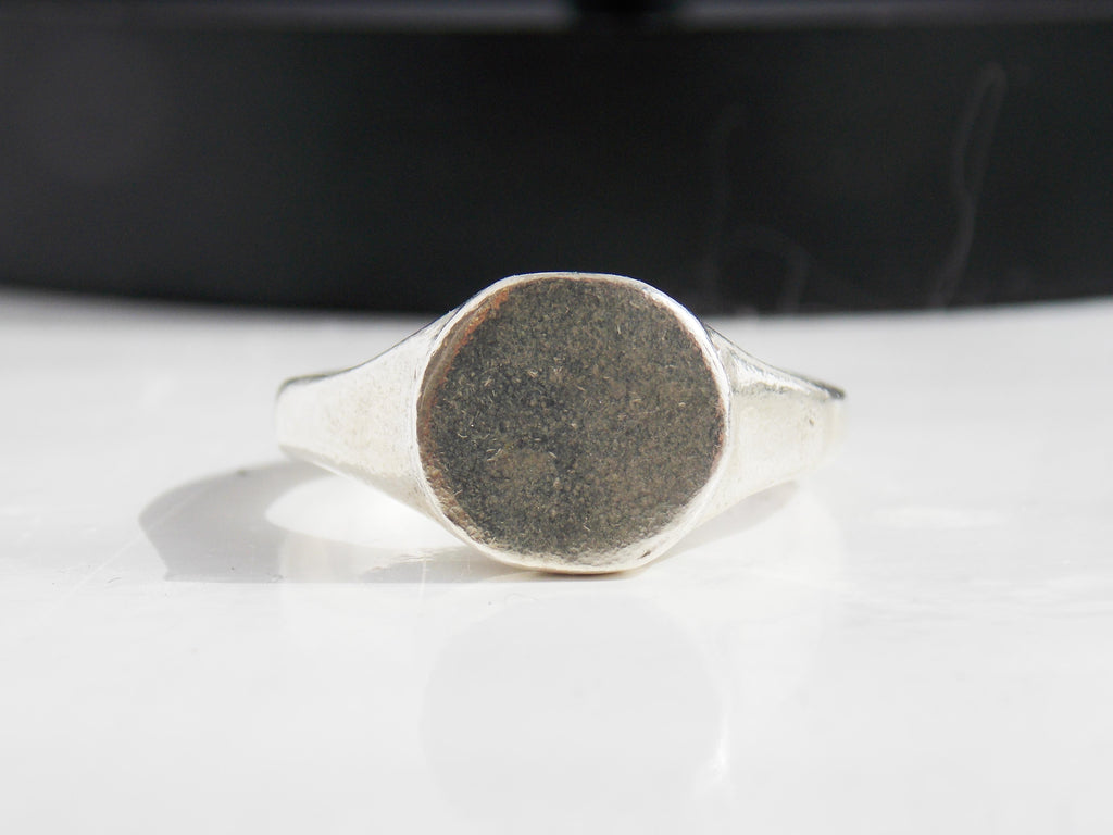 Circle Signet